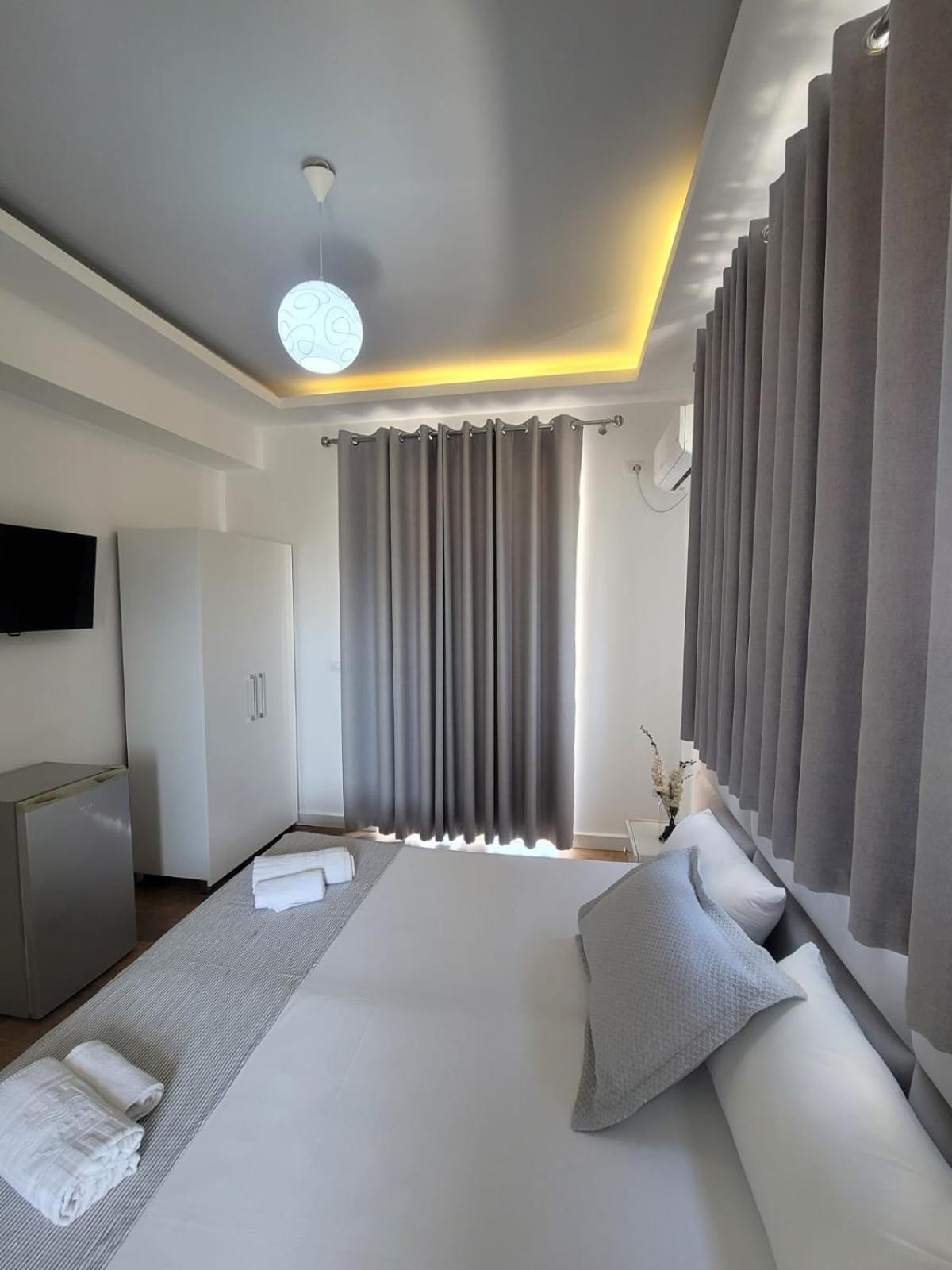 Hotel Myrtai - City Center Sarandë 외부 사진