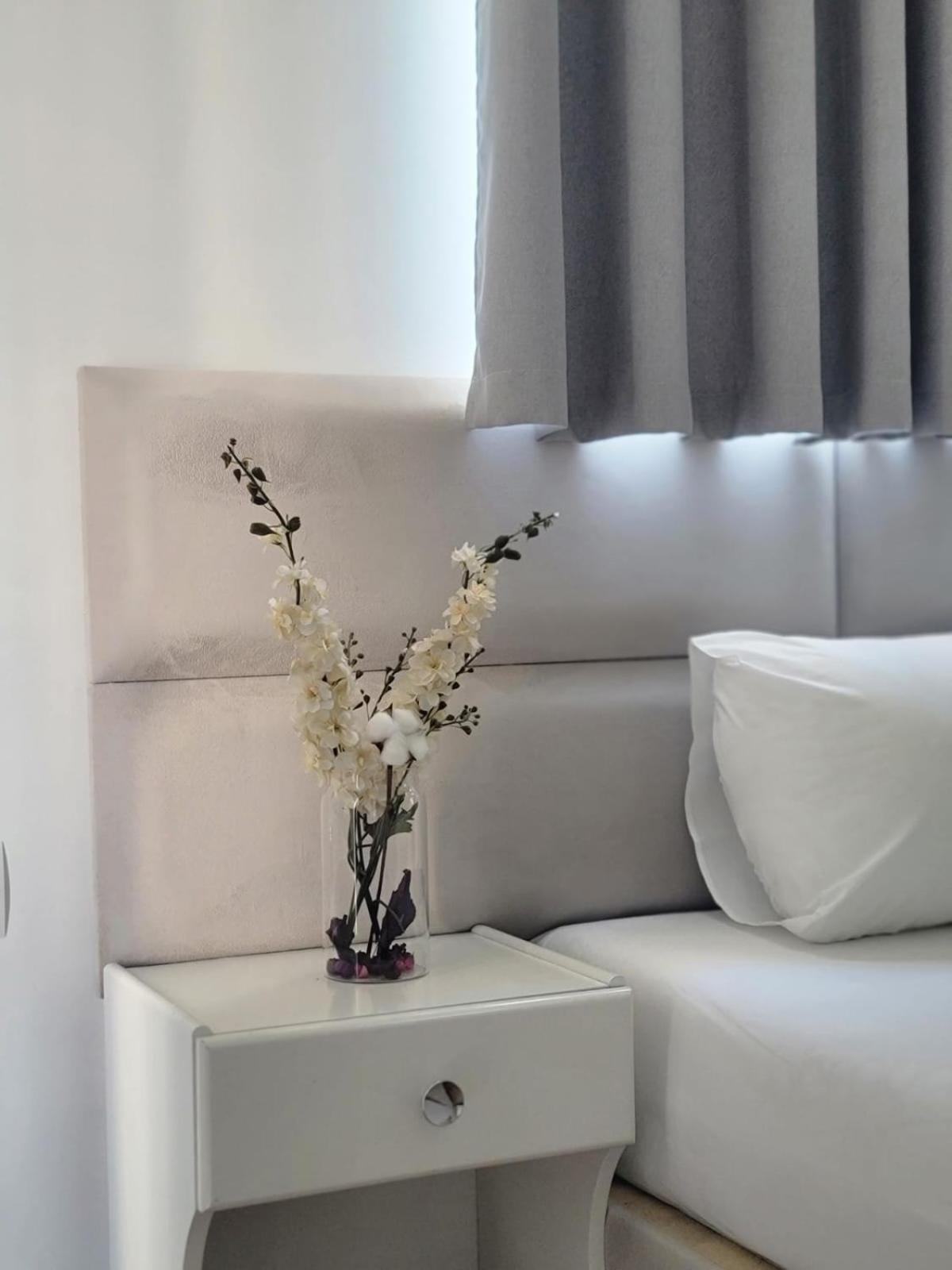 Hotel Myrtai - City Center Sarandë 외부 사진
