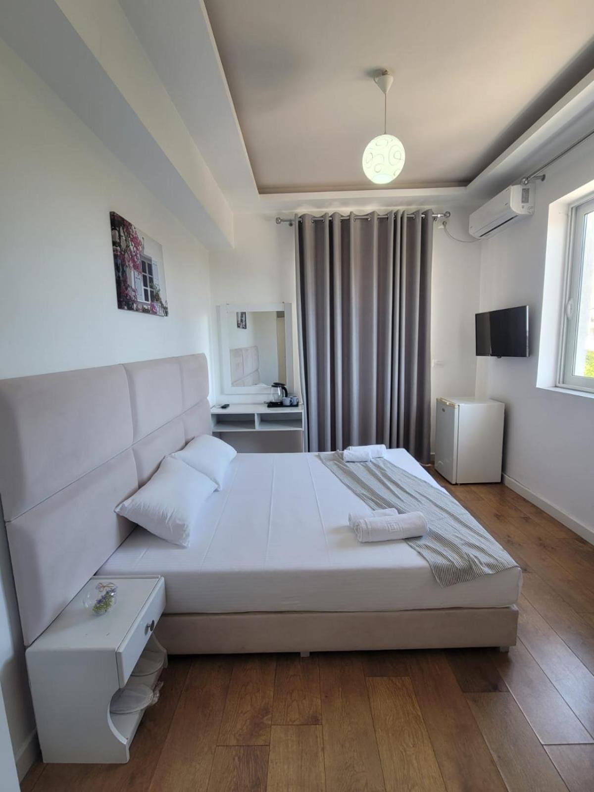 Hotel Myrtai - City Center Sarandë 외부 사진