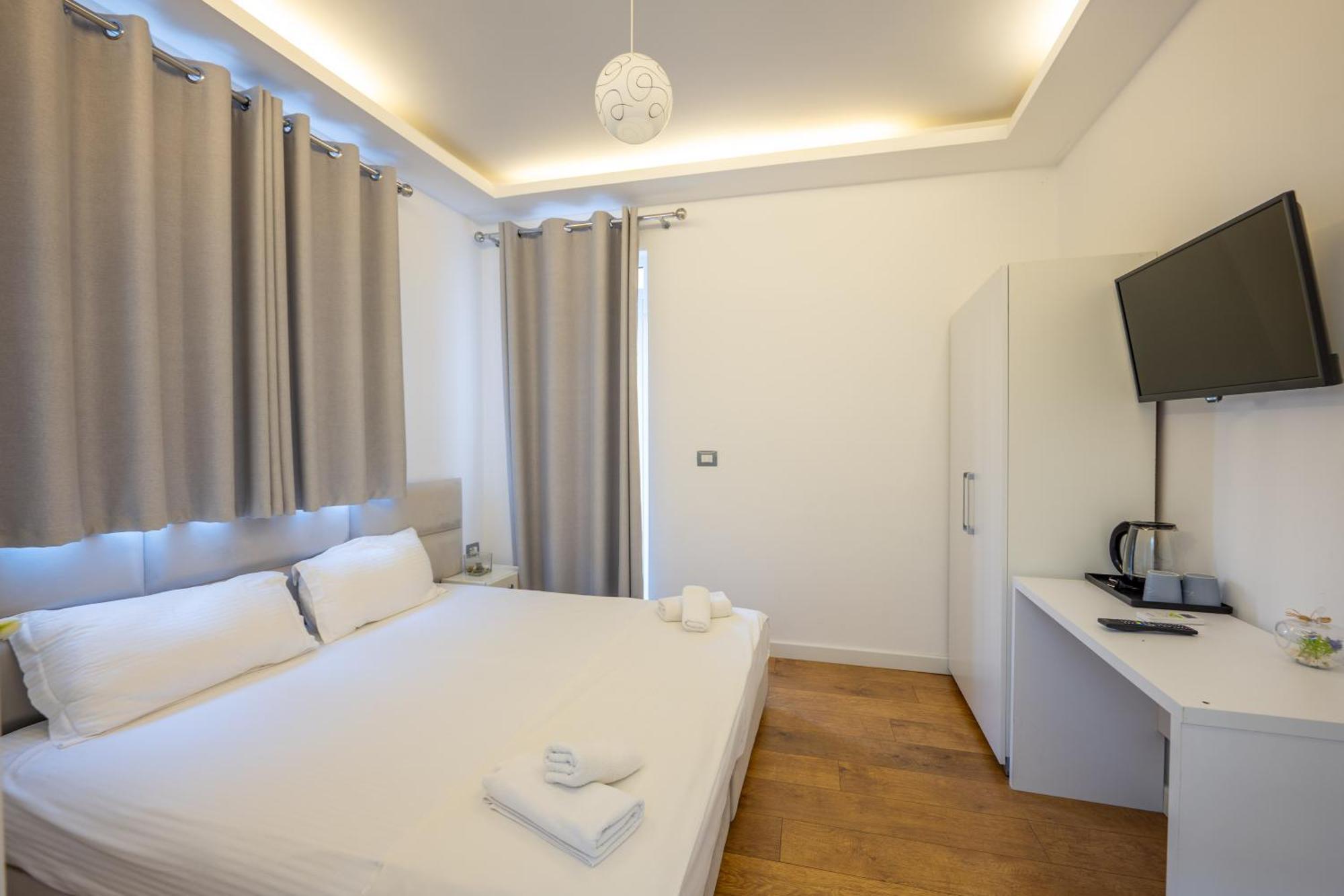Hotel Myrtai - City Center Sarandë 외부 사진