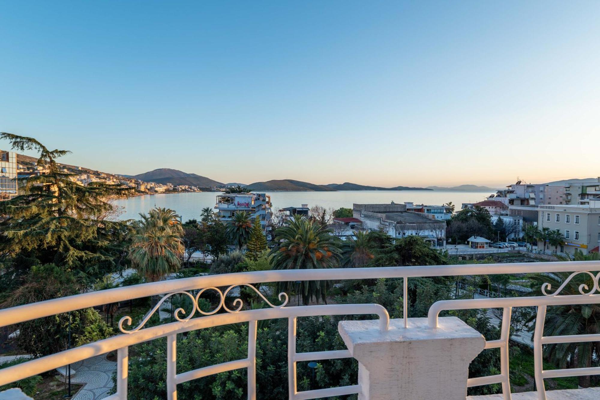 Hotel Myrtai - City Center Sarandë 외부 사진