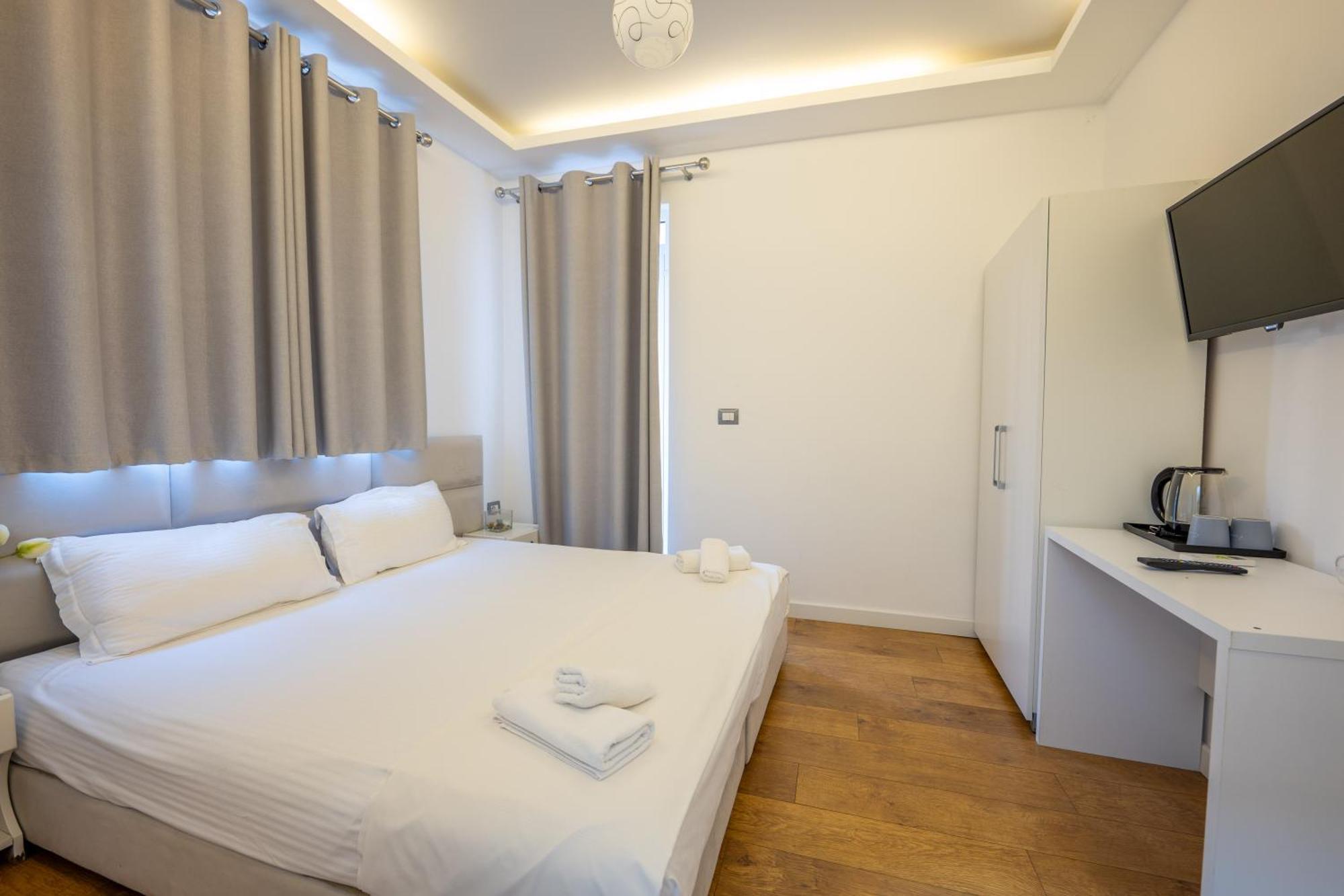 Hotel Myrtai - City Center Sarandë 외부 사진