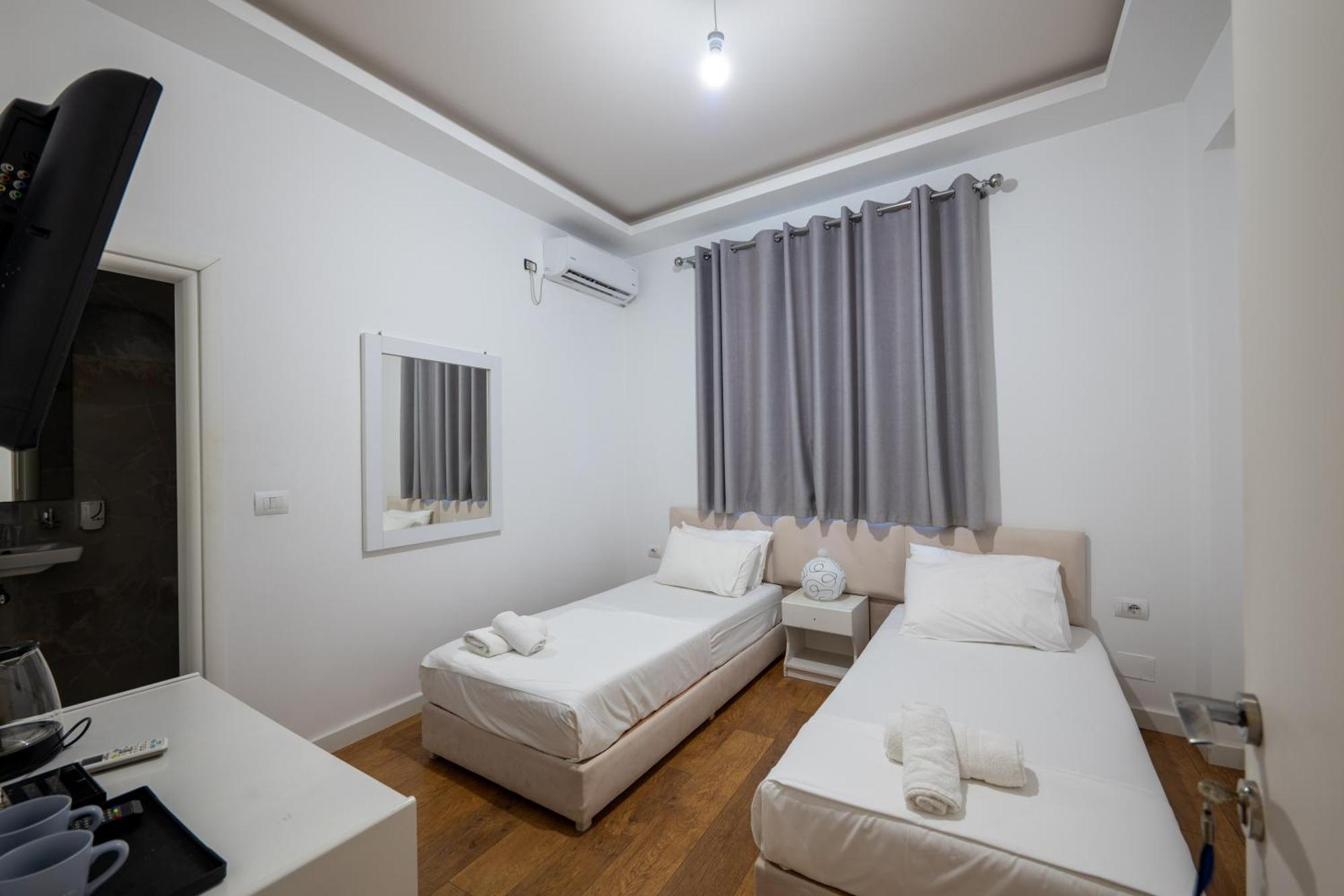 Hotel Myrtai - City Center Sarandë 외부 사진