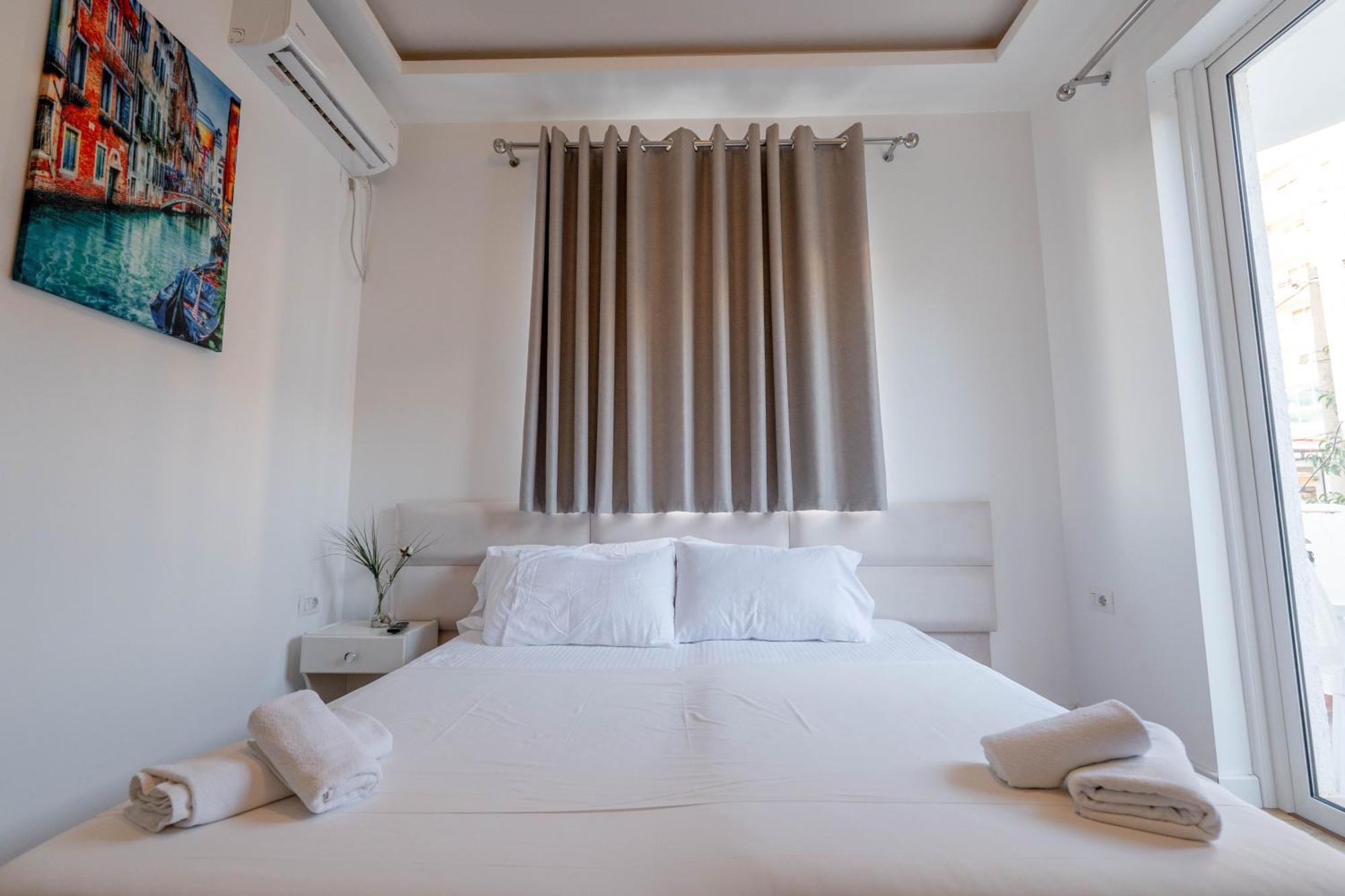 Hotel Myrtai - City Center Sarandë 외부 사진