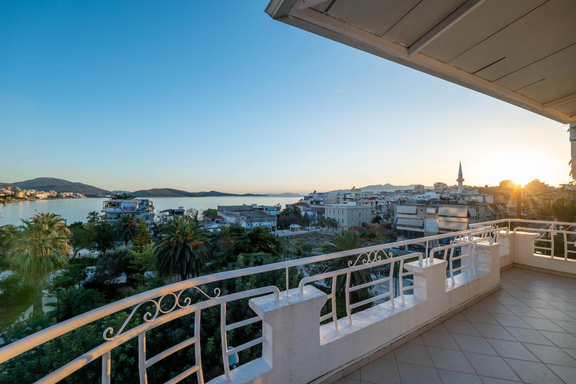 Hotel Myrtai - City Center Sarandë 외부 사진