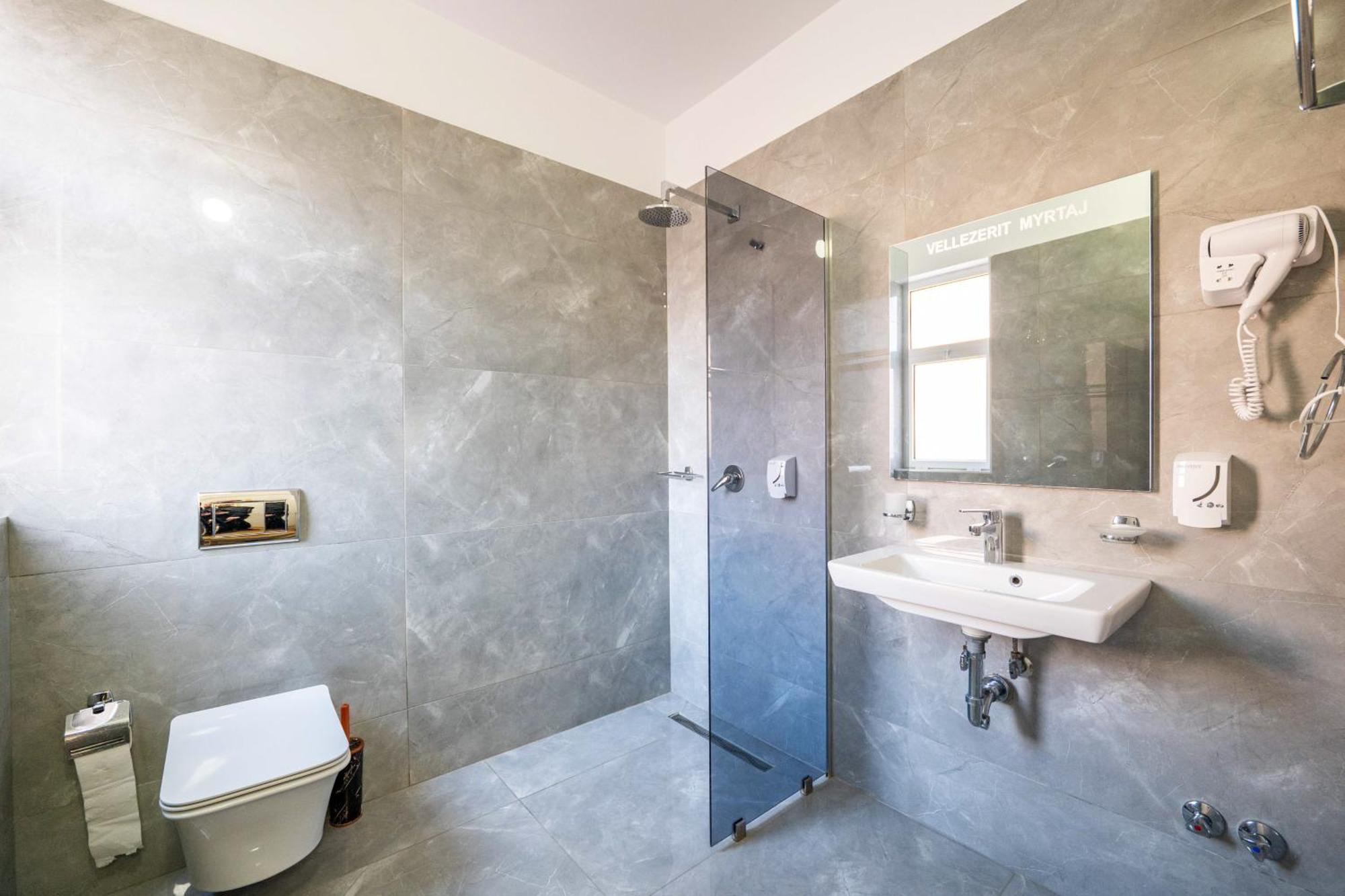 Hotel Myrtai - City Center Sarandë 외부 사진